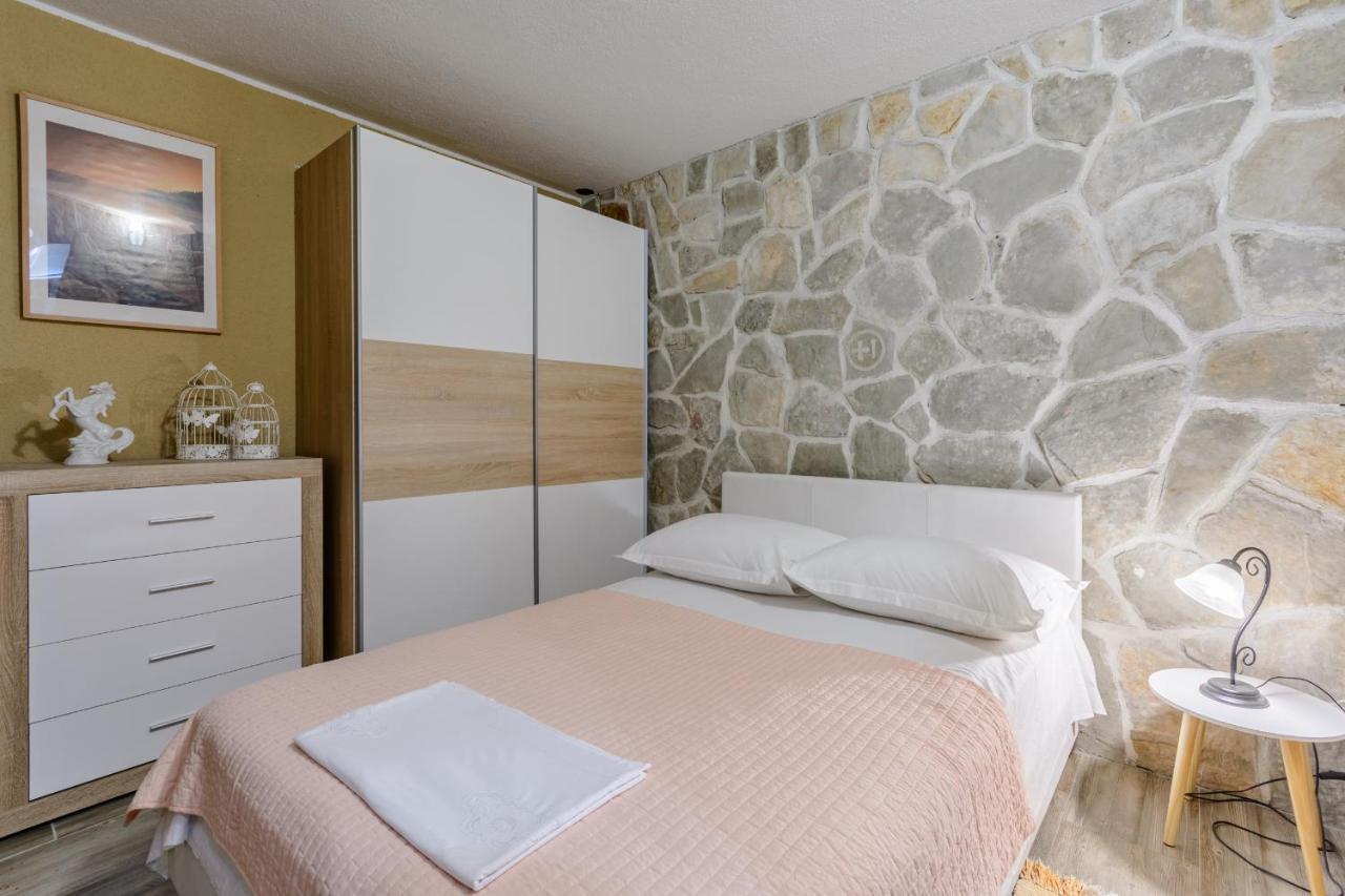 Villa Secluded Paradise Omis Exterior photo