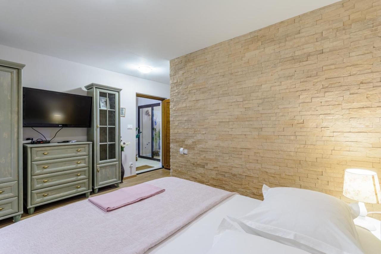 Villa Secluded Paradise Omis Exterior photo