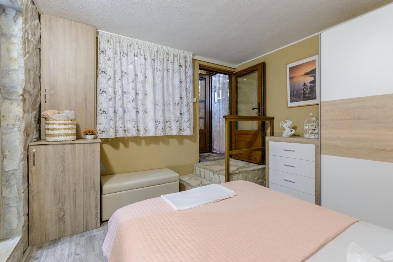 Villa Secluded Paradise Omis Exterior photo