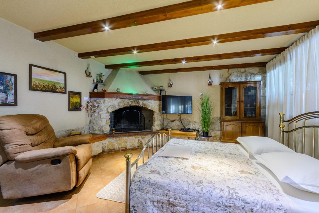 Villa Secluded Paradise Omis Exterior photo